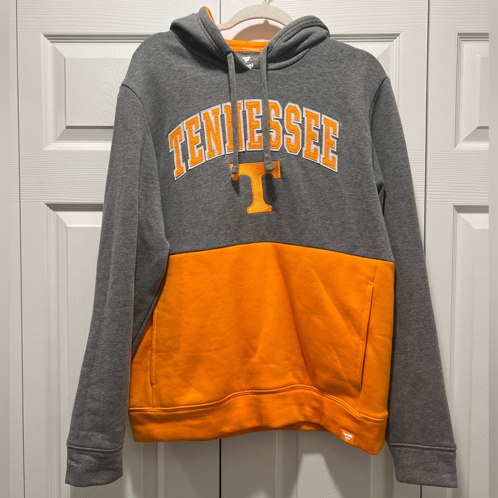 NWOT Fanatics Tennessee Hoodie